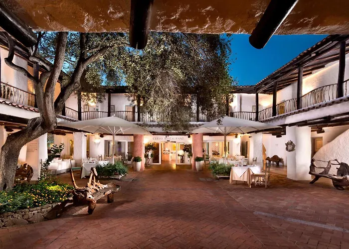 Cervo , Costa SmeraldaAlbergo